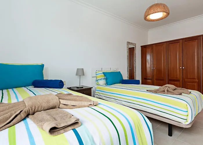 Vila 3br - Private Heated Pool - Parking