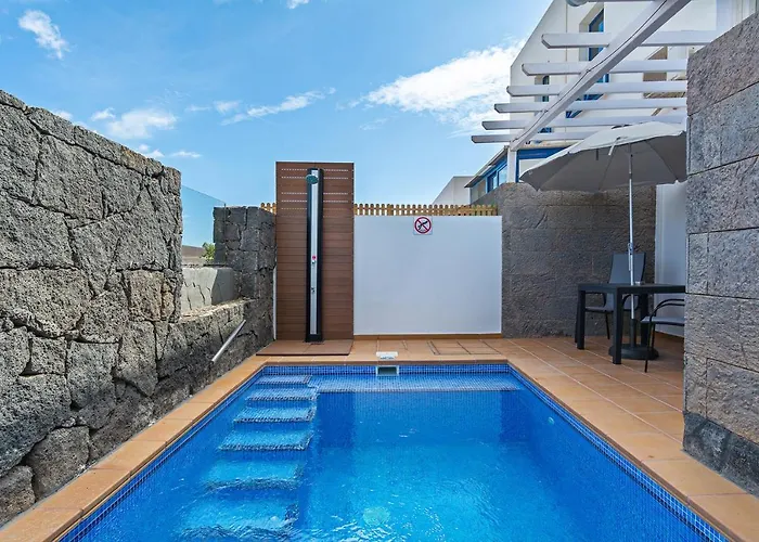 Willa 3br - Private Heated Pool - Parking